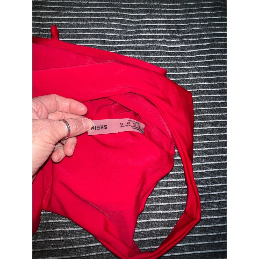 SHEIN vibrant red